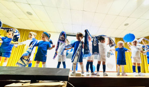 Los niños del colegio Franciscanas apoyan al Depor