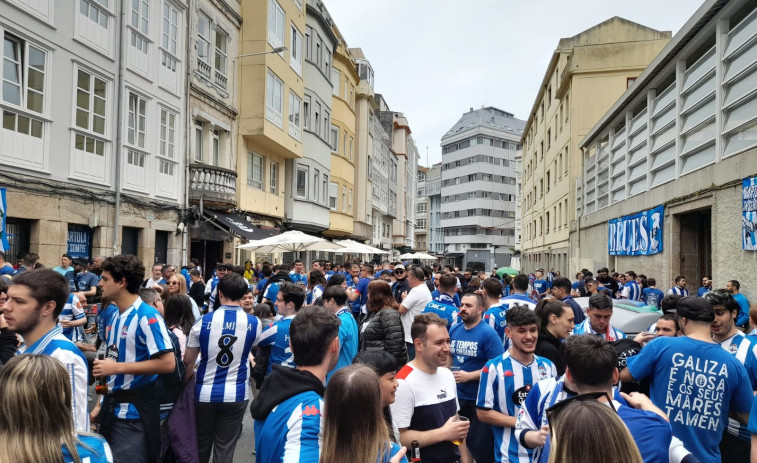 Rúa dos Old Faces, en la calle San Juan