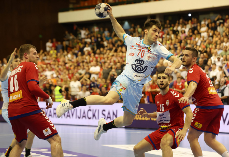 Una parada de Pérez de Vargas permite  clasifica a la selección española  (25-22)