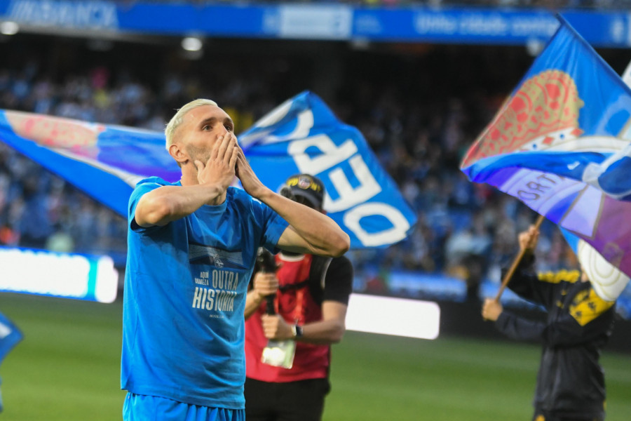 Lucas Pérez se compromete a seguir en el Deportivo: “No me voy a ningún lado”