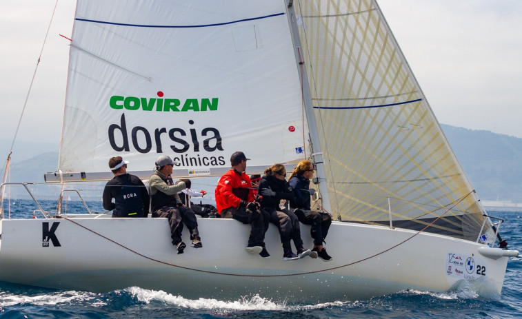 La elite nacional de J-80 se da cita en la bahía coruñesa