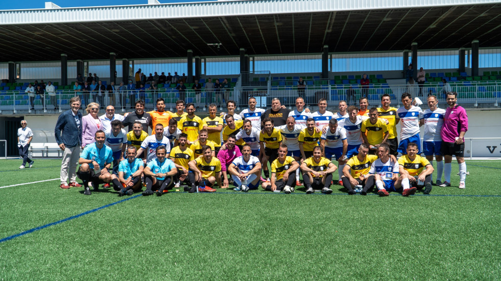 Pastoriza disfruta con la fiesta del fútbol veterano (1-0)