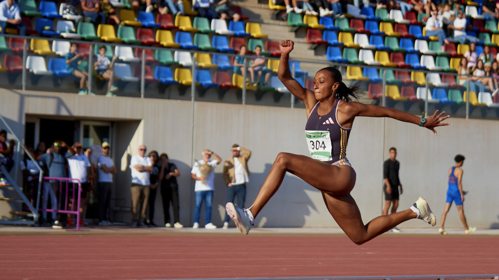 Ana Peleteiro, directa a la final de triple salto