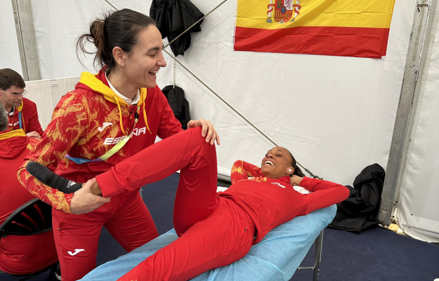 Patri Carballo, las manos coruñesas que cuidan del atletismo español