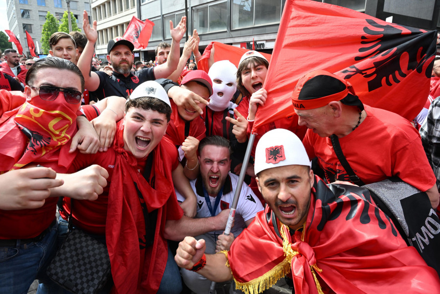 La deriva ultra campa por la Eurocopa sin que nadie lo impida