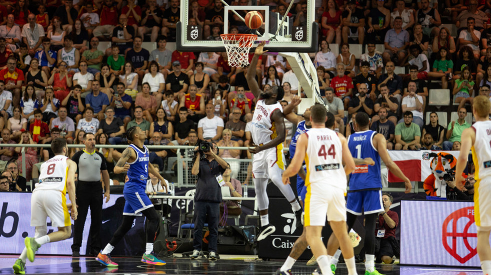 España derrota a la República Dominicana y afina para el Preolímpico (84-74)