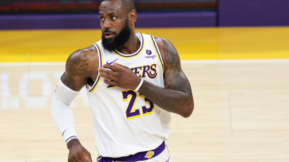LeBron James acuerda con los Lakers una renovación por dos años y 104 millones de dólares