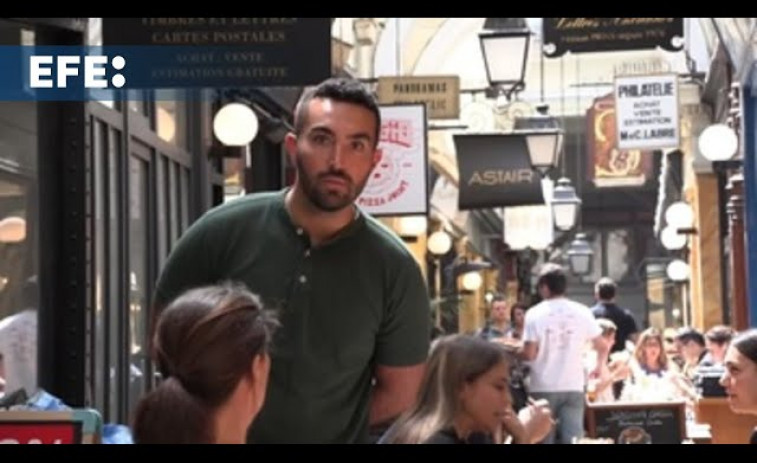 Yago, el gallego que vino a París por amor elegido para portar la antorcha olímpica
