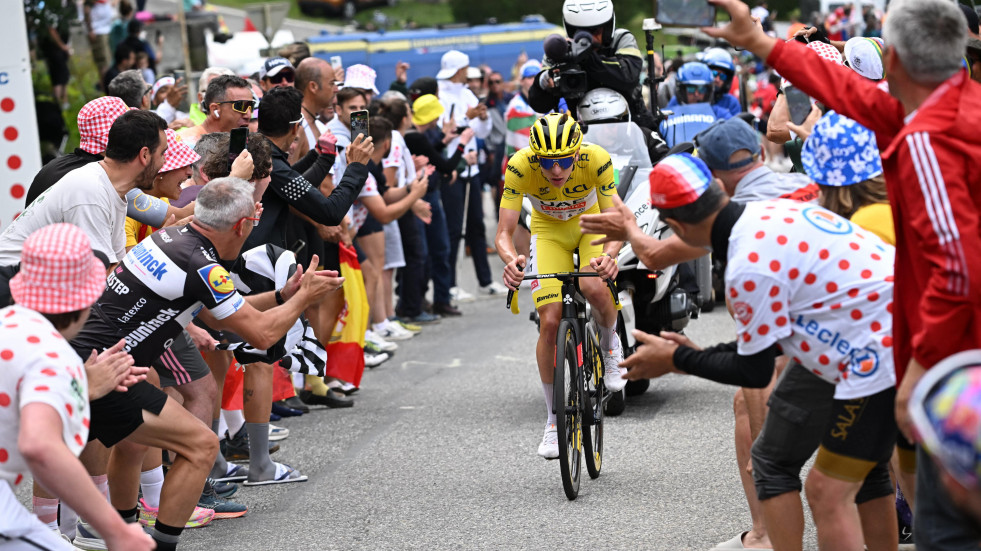 Pogacar irrumpe en Pirineos como dueño y señor del maillot amarillo