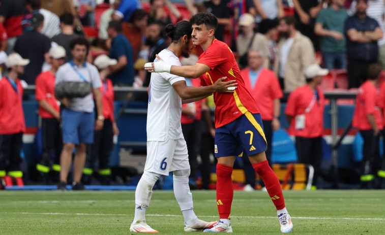 España salva el debut ante Uzbekistán con lo justo (1-2)
