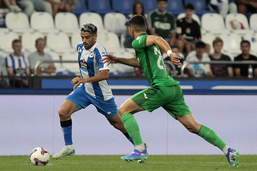 El agujero en el lateral izquierdo descose al Dépor