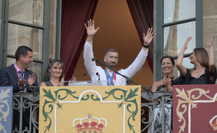 Betanzos apoya a Carlos Arévalo e inicia una recogida de firmas