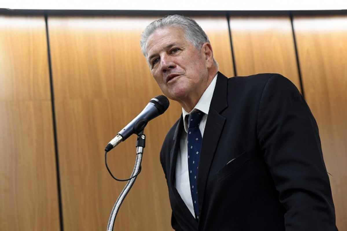 Joao leite hablando foto