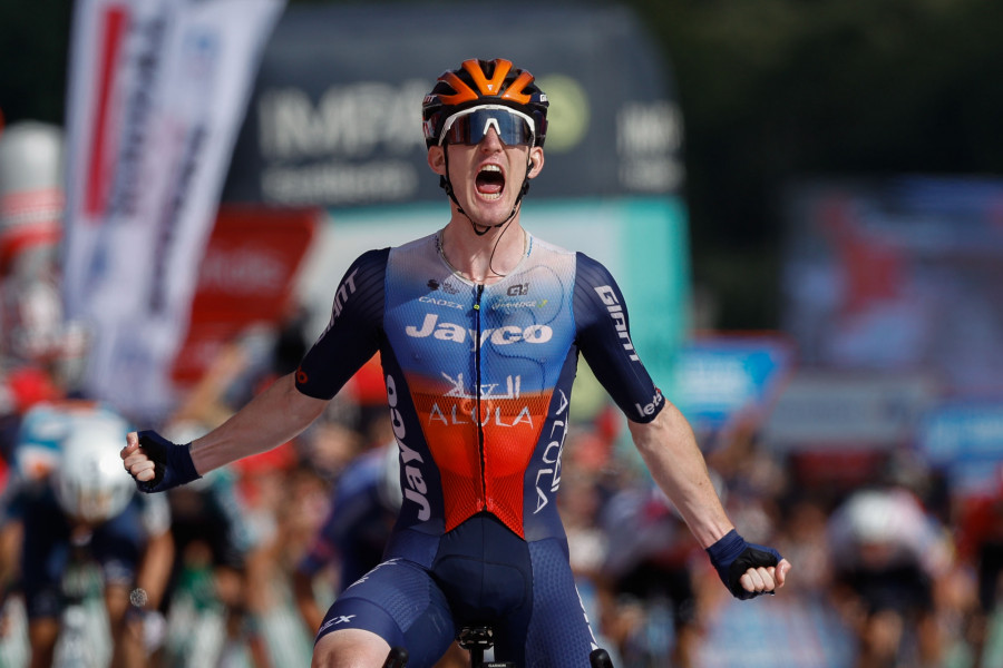 El irlandés Eddie Dunbar se impone en Picón Blanco; Roglic sigue líder