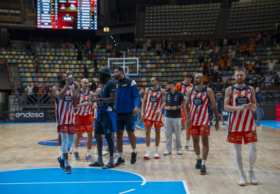 El Básquet Coruña estrena el Coliseum con una victoria contra el Porto