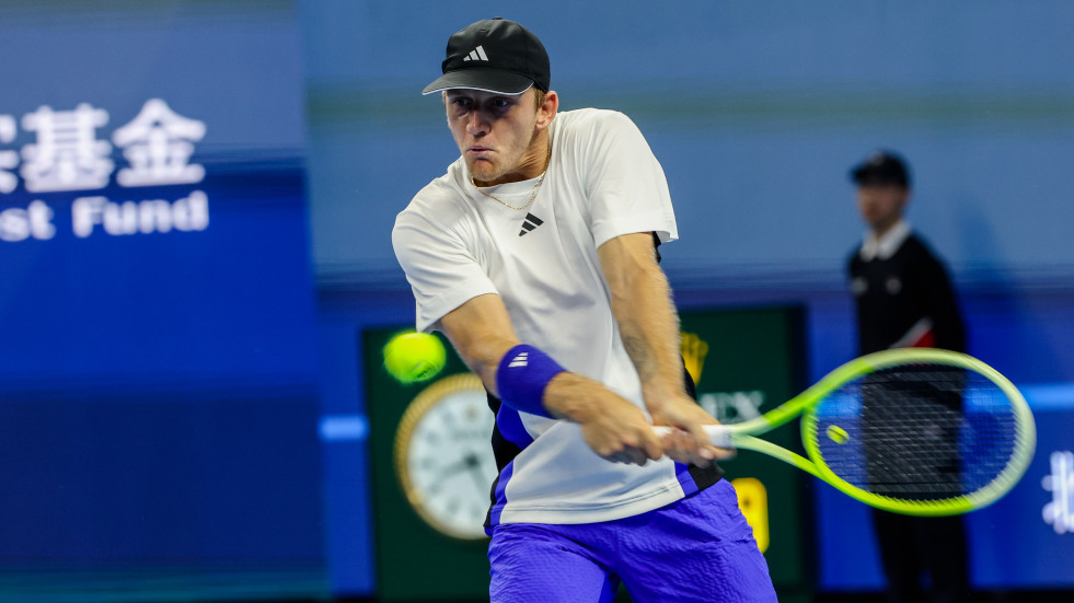 Davidovich Fokina supera el apoyo local a Zhang y avanza con fuerza en el Abierto de China