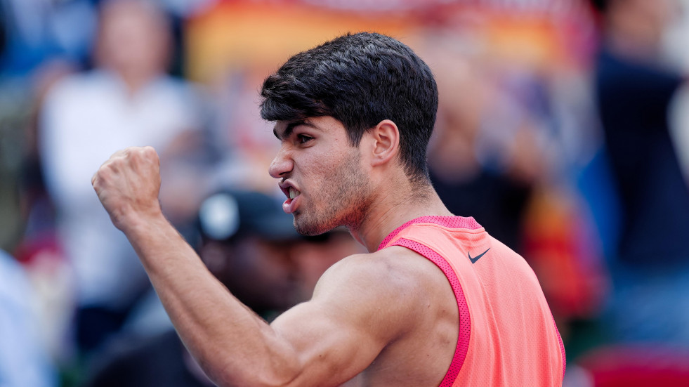 Alcaraz se crece para batir a Monfils y estará en cuartos