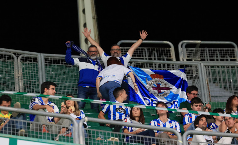 El Deportivo acuerda con el Elche ceder la máxima capacidad de la zona visitante para el posible ascenso en Riazor