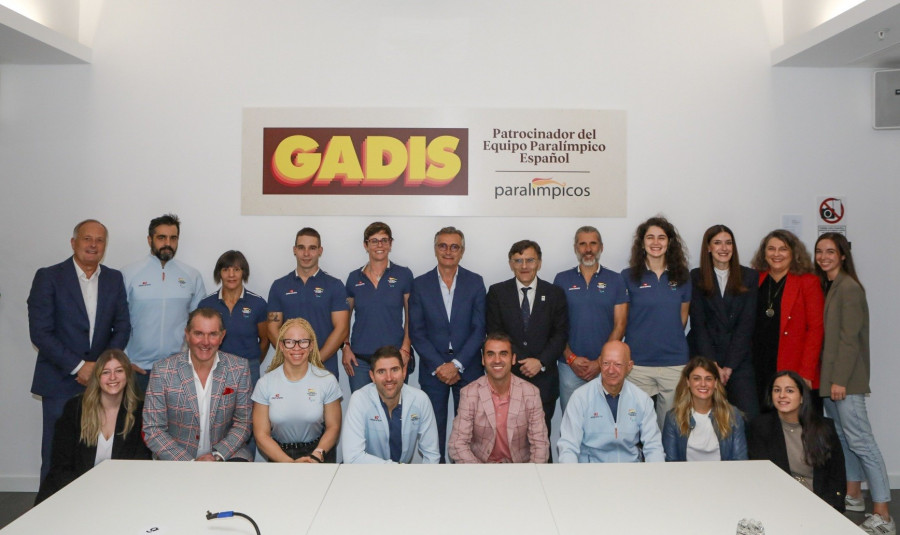 El equipo paralímpico español visita Gadis para agradecer su patrocinio desde 2007