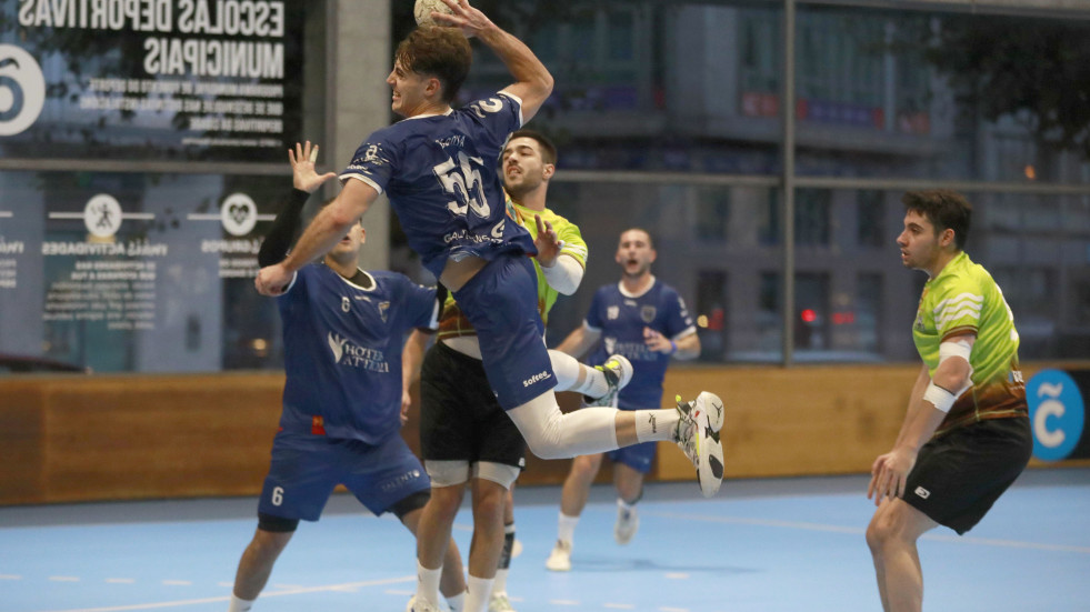 El OAR remonta ante el Bueu gracias a una espectacular recta final (34-31)