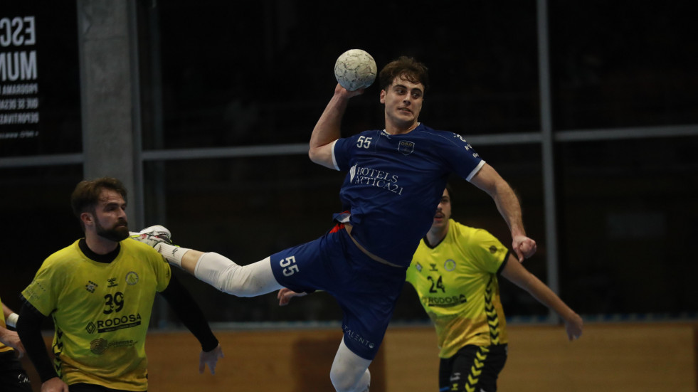 El OAR suma en Cangas la sexta victoria consecutiva (30-35)