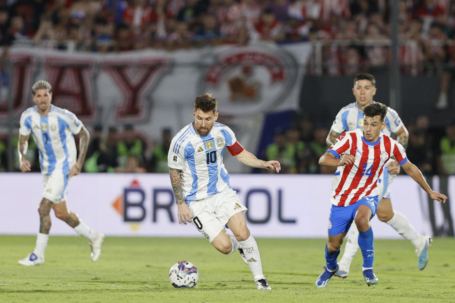 Paraguay doblegó a Argentina (2-1) y Brasil no pasó del empate en Venezuela (1-1)