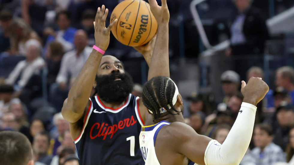 James Harden se convierte en el segundo máximo triplista de la historia de la NBA