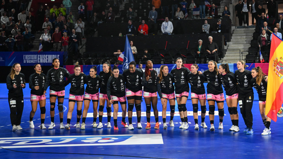 Las nuevas 'Guerreras' avivan la ilusión pese a dejar escapar el triunfo (30-30)
