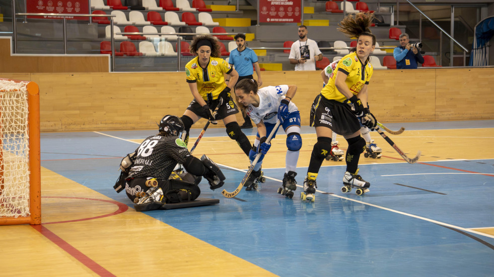 El talento del Palau puede con la muralla del HC Coruña