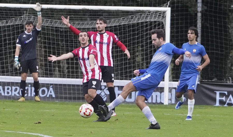 El calvario del Arteixo se acentúa con una derrota con gol en el minuto 89