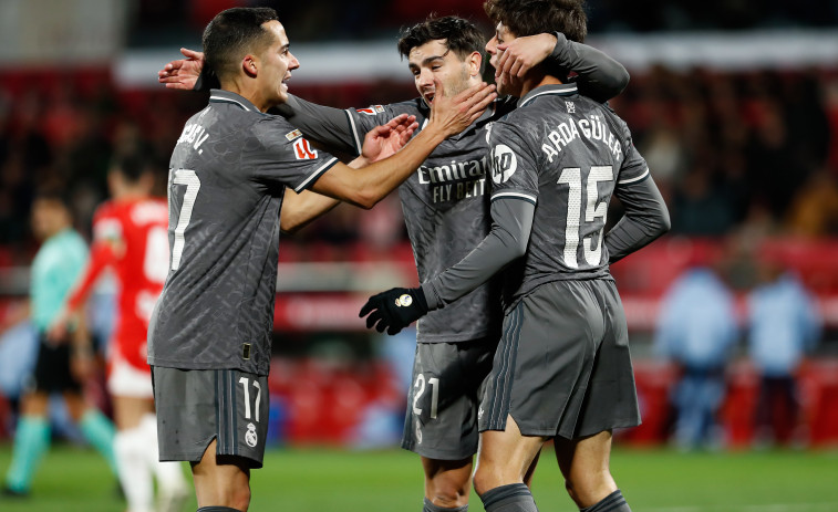 El Real Madrid golea y se acerca al liderato (0-3)