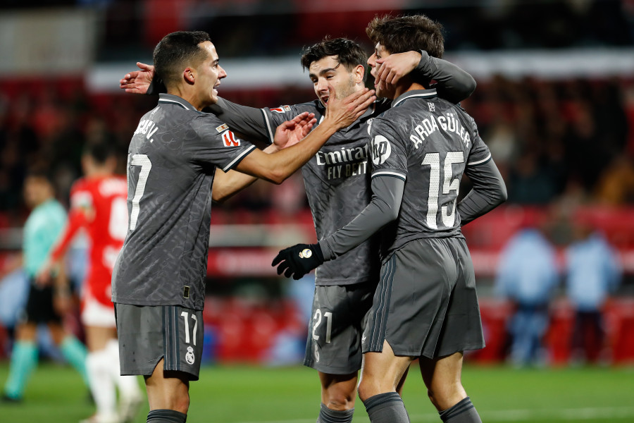 El Real Madrid golea y se acerca al liderato (0-3)