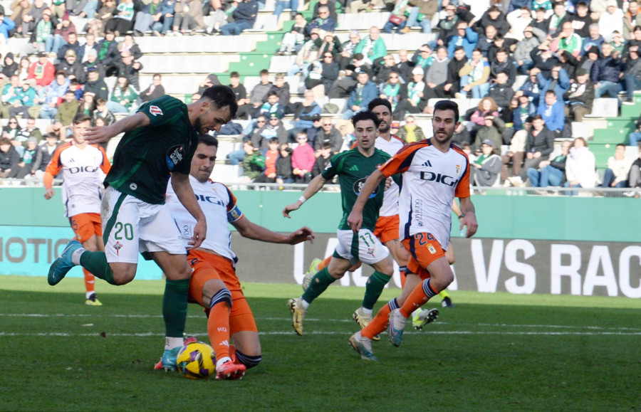 El Racing de Ferrol inicia la semana a puerta cerrada