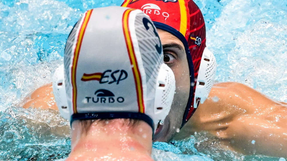 España se cuelga el oro con una lección defensiva (9-15)