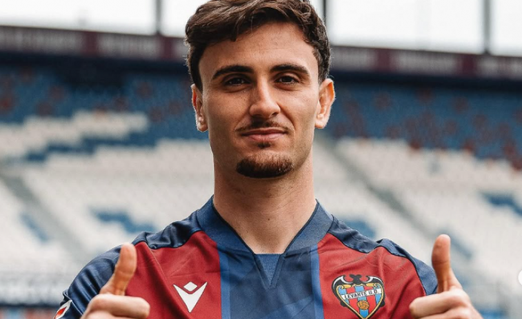 El Levante ficha en la previa del partido ante el Dépor: Álex Forés llega cedido hasta final de curso