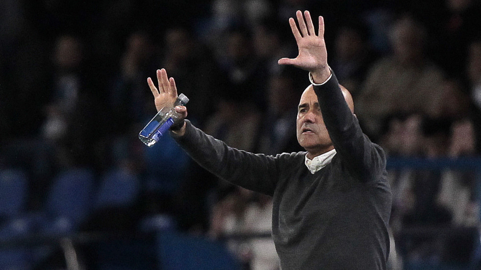 El Deportivo quema el primer mes sin decisión para el banquillo