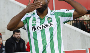 Bakambu sella en la prolongación la resurrección del Betis en Mallorca (0-1)