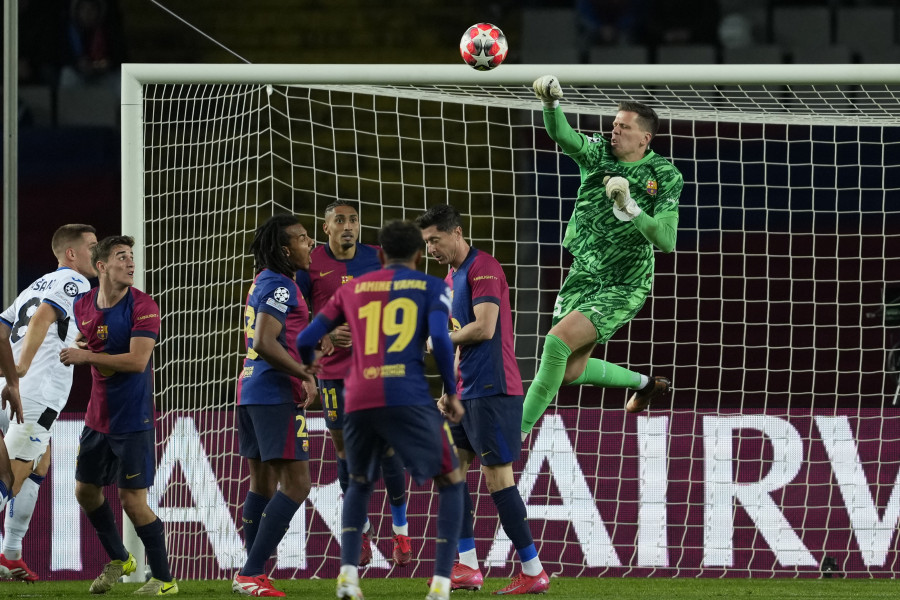 El Barcelona desaprovecha el pinchazo del Liverpool y acaba segundo  (2-2)
