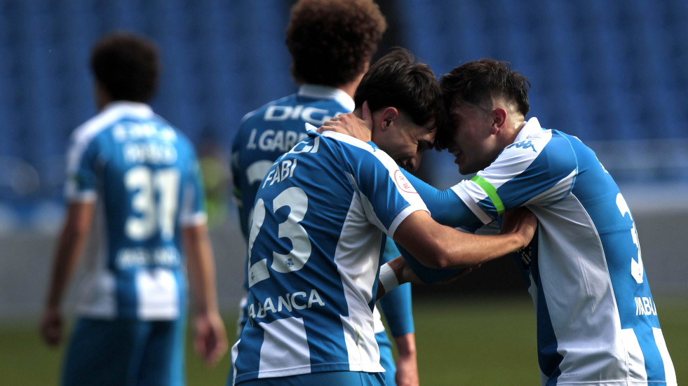 Todas las imágenes de la victoria del Fabril ante el Pontevedra en Riazor