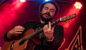 FUERA DE JUEGO | Luis Moro: 