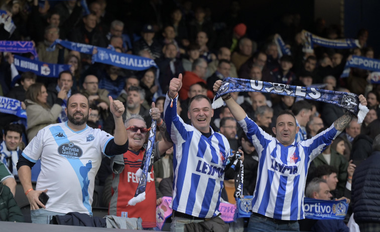 Marea de bufandas, goles, suspense e himno con karaoke