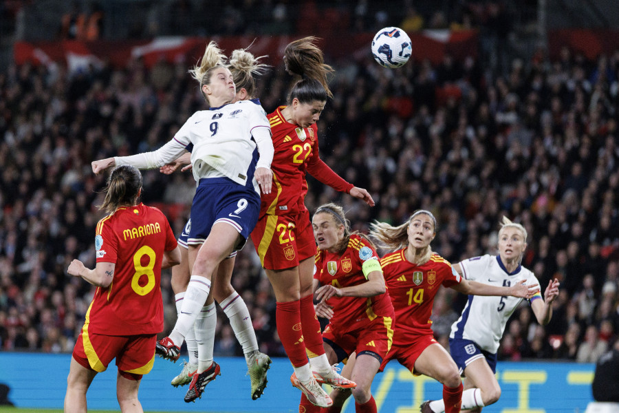España se apaga ante Inglaterra (1-0)
