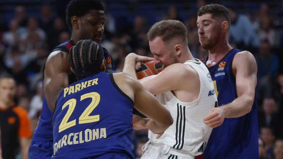 El Real Madrid se adueña de los clásicos y acrecienta la crisis del Barça (96-91)