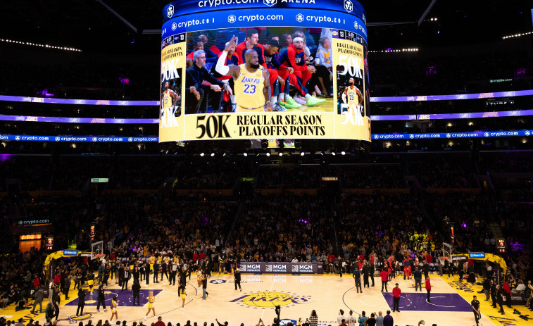 LeBron corona la cima de los 50.000 puntos
