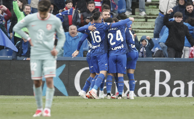 Dos goles de Arambarri remontan al Atlético de Madrid en los últimos minutos (2-1)
