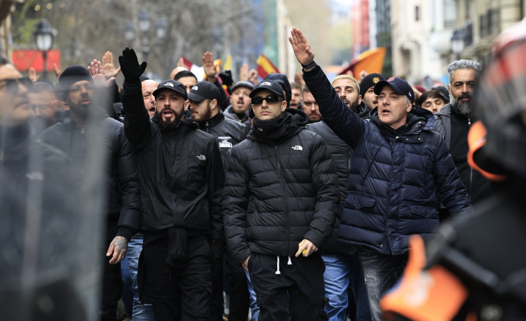 Catorce detenidos y quince ertzainas heridos antes y después del partido Athletic-Roma