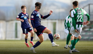 Las dianas de Alfaro desatascan a un Fabril que se aferra al playoff