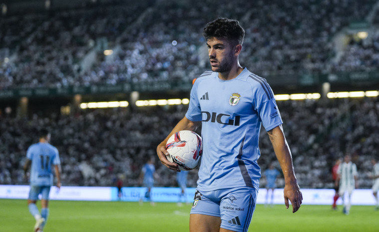 El Burgos continúa su racha ascendente ante un Almería en picado (3-1)