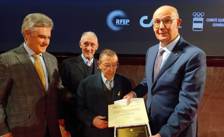 Fallece el Padre Alejandro, emblema del Dominicos y gran impulsor del hockey en A Coruña