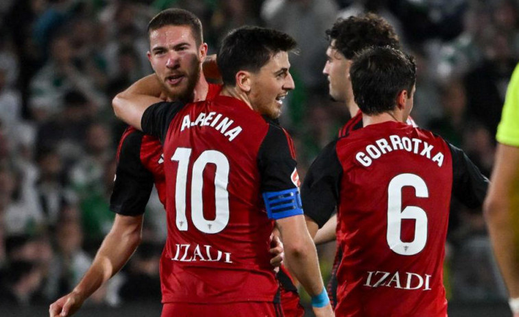 El Mirandés prolonga su sueño tras ganar al Racing de Santander (2-1)